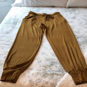 Lou & Grey ribbed joggers with side pockets size small like new never worn